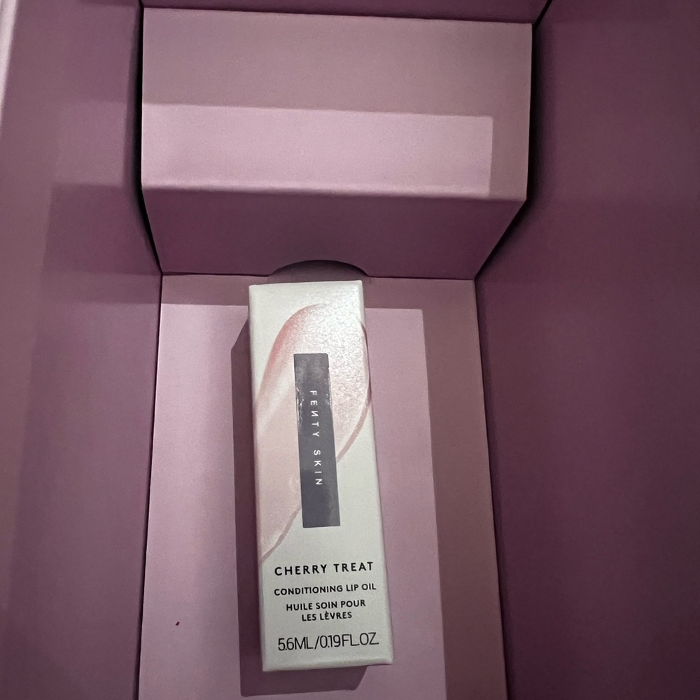 Fenty Beauty Lip Oil in Pink and White